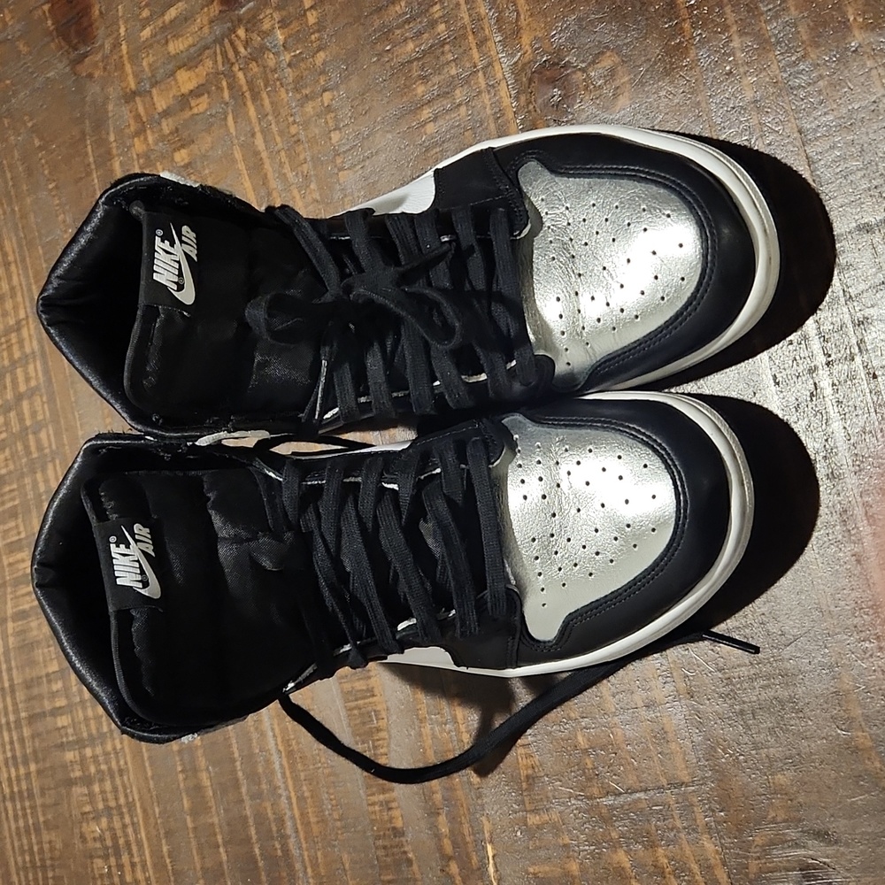 Womens Jordan 1 high sz 10